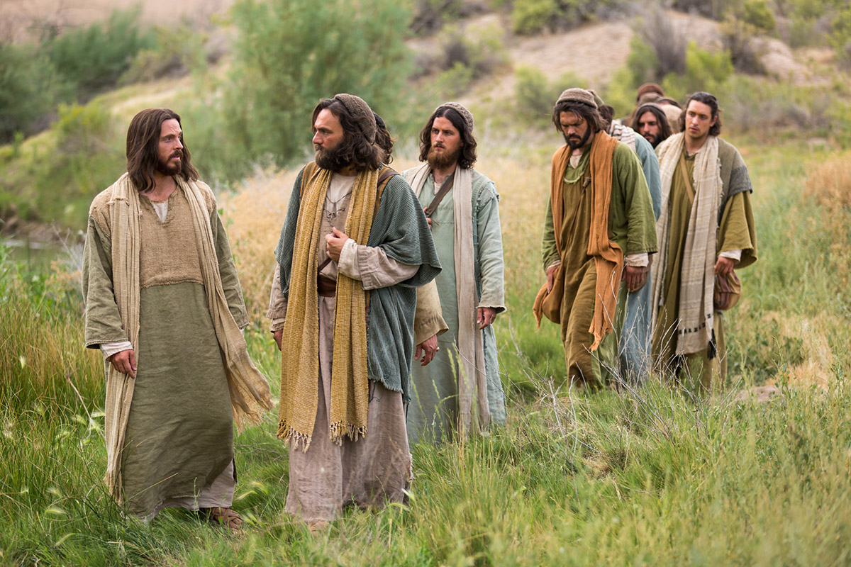 jesus-walks-with-his-disciples-lds